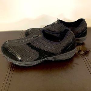 Easy Spirit Explore 24 Zip-up shoes